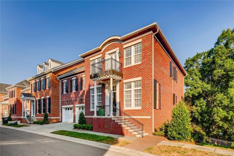 Property image 2 at 6711 Wakehurst Road, Charlotte, NC 28226