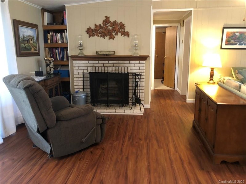 Property image 4 at 101 Cumberland Drive, Hendersonville, NC 28792