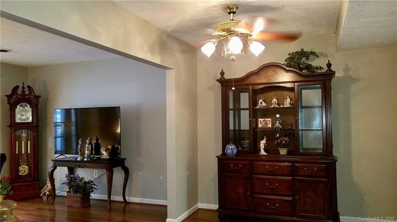 Property image 3 at 1409 Kensington Road, Hendersonville, NC 28791