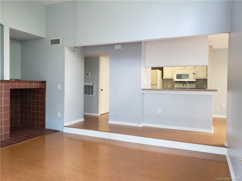 Property image 3 at 425 W 8th Street, Charlotte, NC 28202