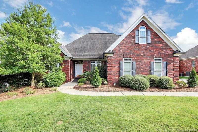 Property image 2 at 7927 Grimsby Circle, Harrisburg, NC 28075