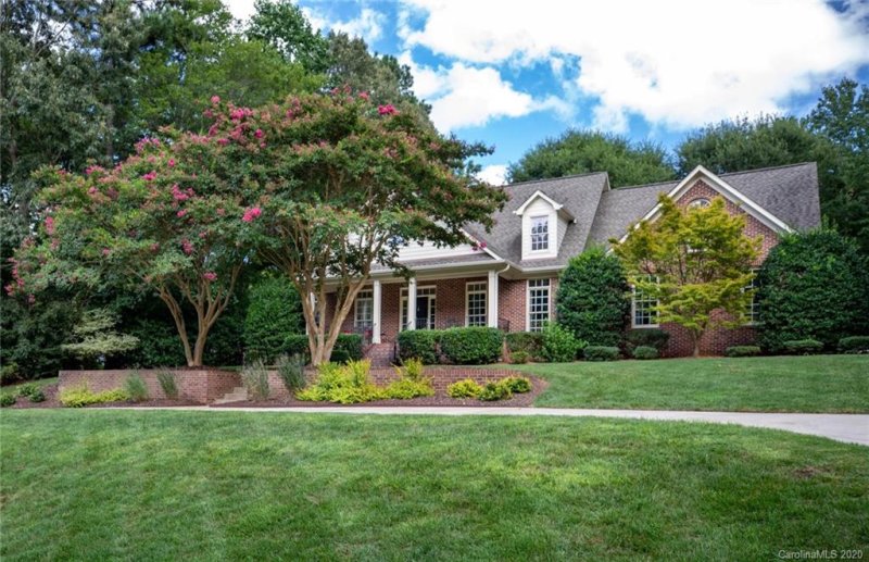 1046 Croyden Court