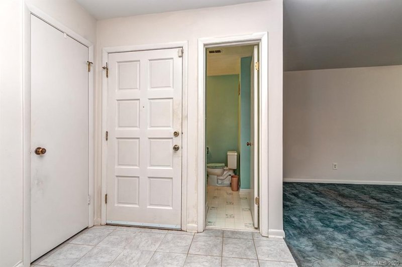 Property image 3 at 7846 Hummingbird Lane, Charlotte, NC 28212