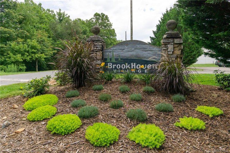 Property image 3 at 8 Bridgestone Road, Swannanoa, NC 28778