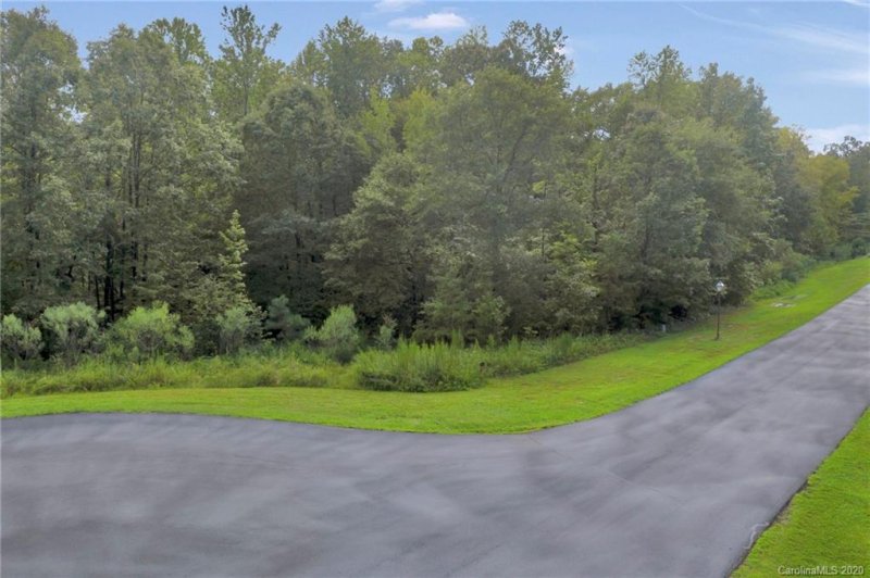 Property image 2 at 5152 Longbrooke Court, Fort Mill, SC 29707