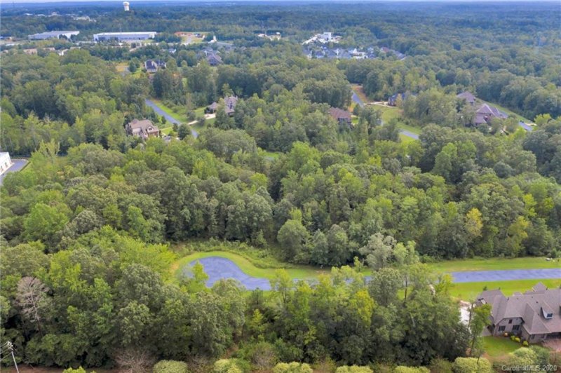Property image 4 at 5152 Longbrooke Court, Fort Mill, SC 29707