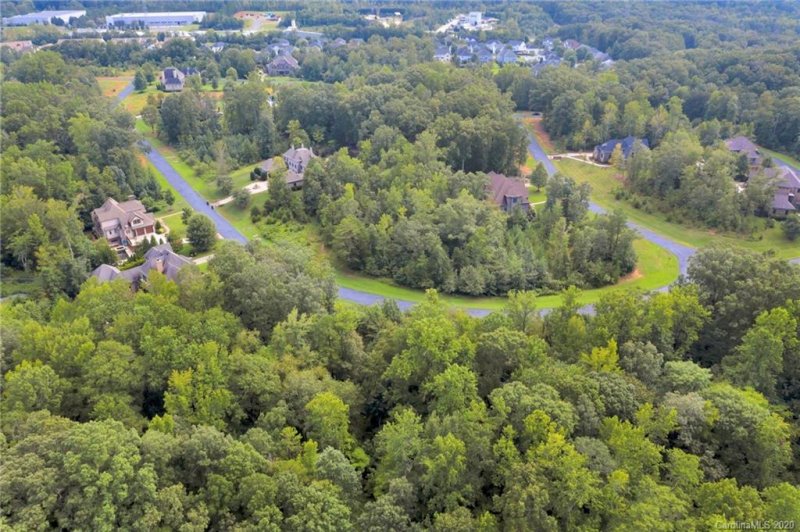 Property image 5 at 5152 Longbrooke Court, Fort Mill, SC 29707