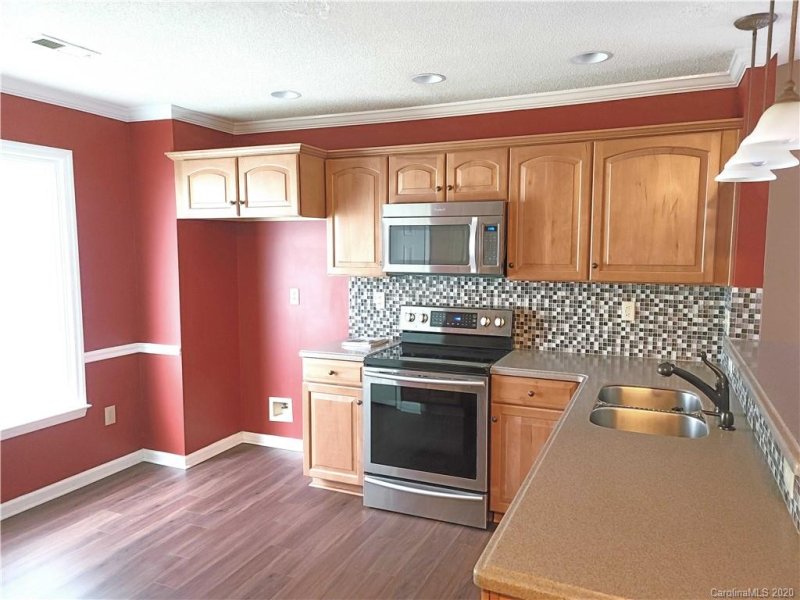 Property image 5 at 7450 Crestside Lane, Charlotte, NC 28227