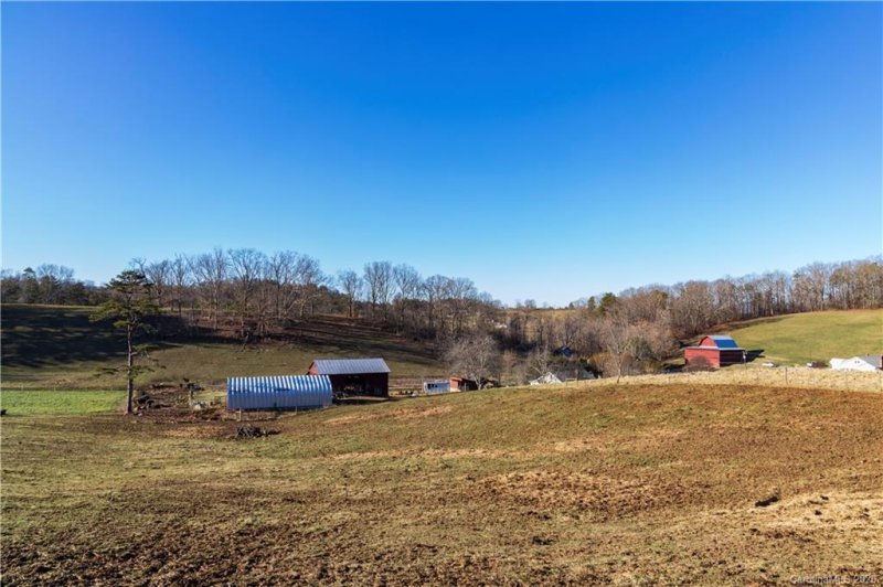 Property image 4 at 142 Saddle Ridge Drive, Alexander, NC 28701