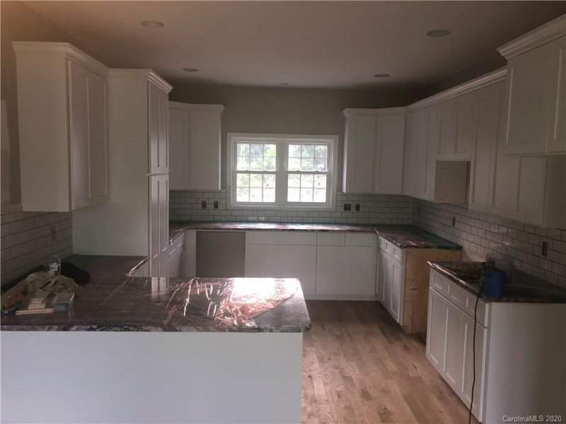 Property image 5 at 825 Oak Ridge Farms Circle, Newton, NC 28658