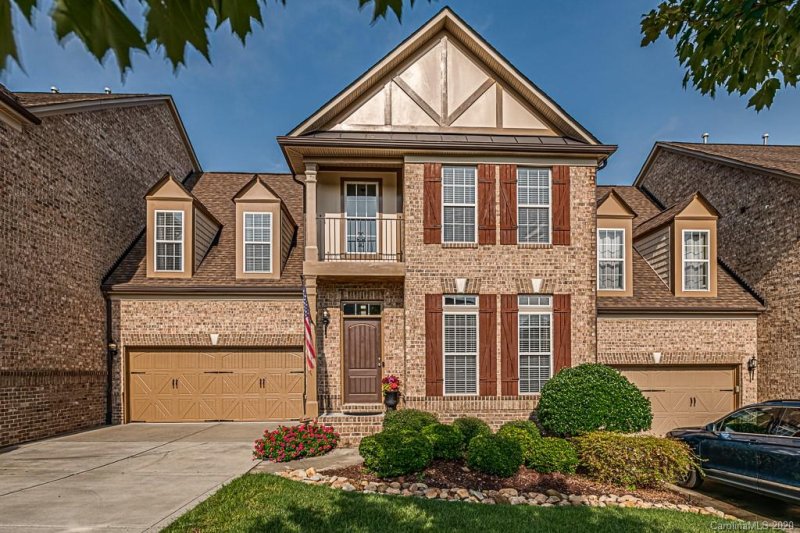 2242 Donnington Lane