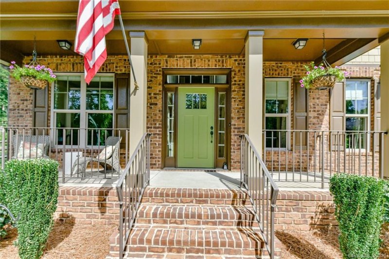 Property image 2 at 113 Sandy Cove Court, Mooresville, NC 28117