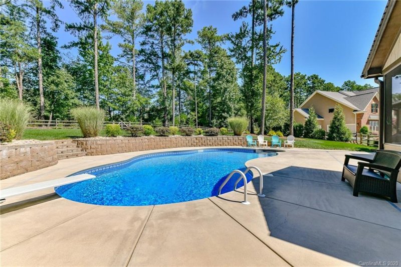 Property image 3 at 113 Sandy Cove Court, Mooresville, NC 28117
