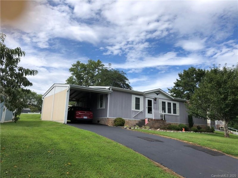 207 Cranbrook Circle