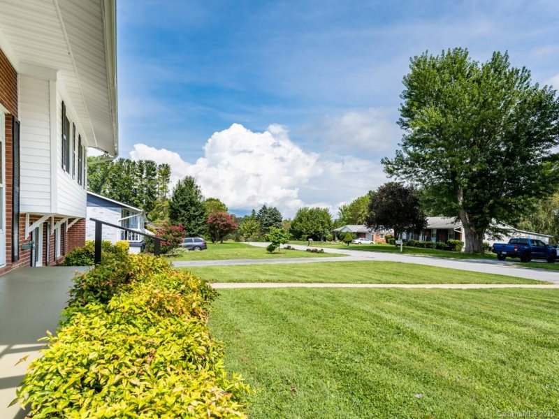 Property image 4 at 18 Oak Leaf Lane, Arden, NC 28704