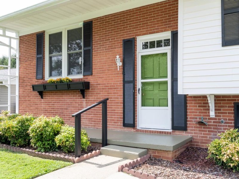 Property image 5 at 18 Oak Leaf Lane, Arden, NC 28704