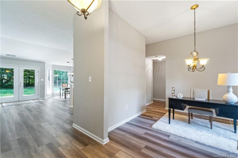 Property image 4 at 5533 Oak Drive, Charlotte, NC 28216