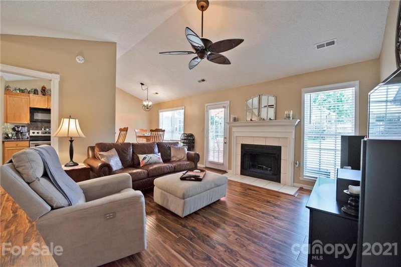 Property image 3 at 7067 Hunters Bluff Drive, Denver, NC 28037