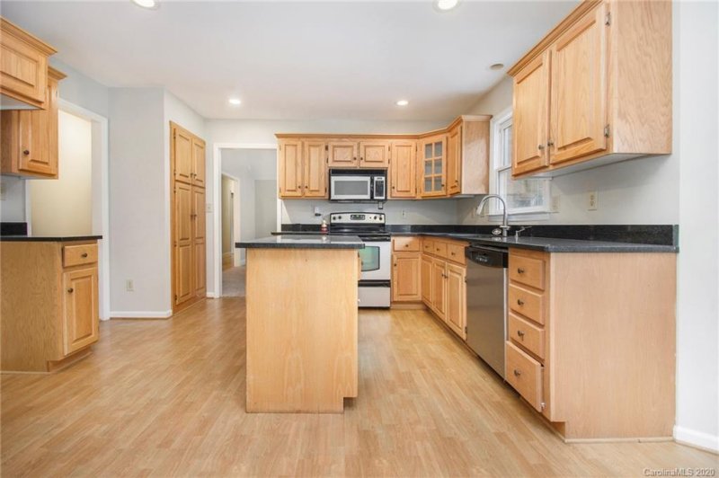 Property image 2 at 8013 Prestwick Lane, Stanley, NC 28164