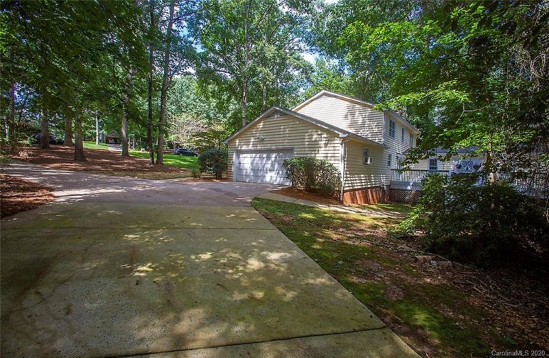 Property image 4 at 10501 Stonemede Lane, Matthews, NC 28105
