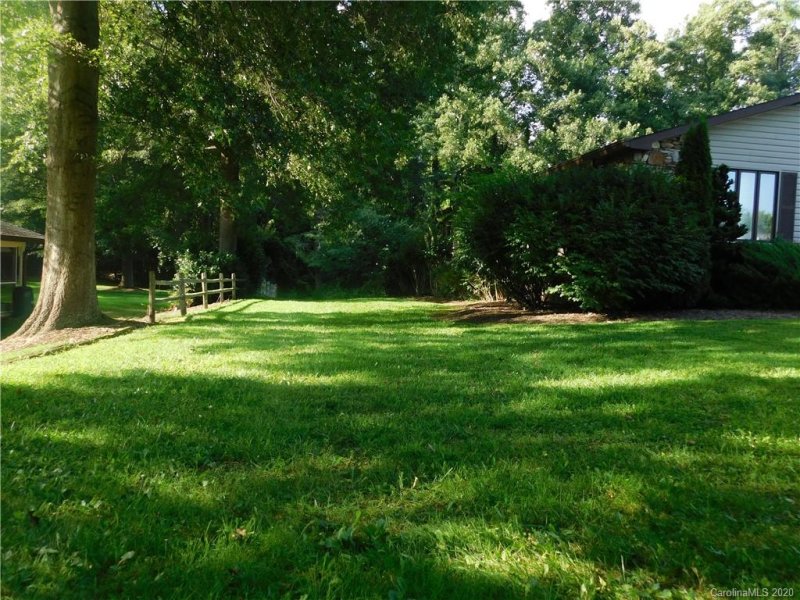 Property image 4 at 118 Larchmont Drive, Hendersonville, NC 28791