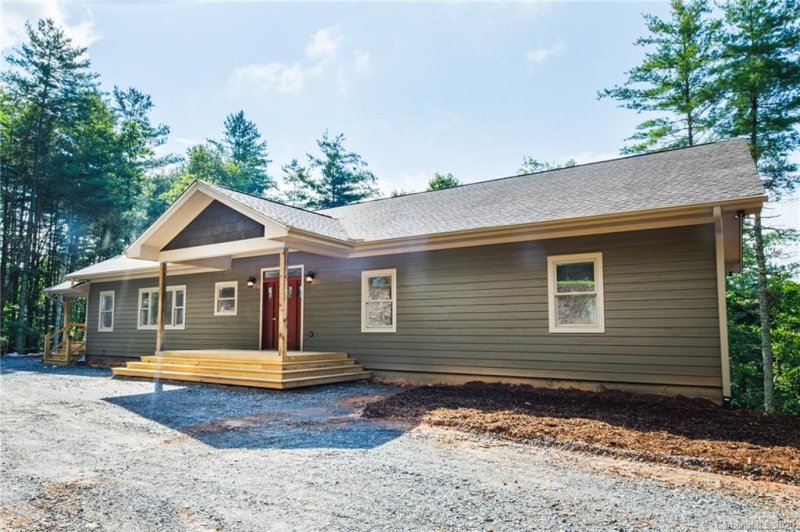 Property image 2 at 124 Wildwood Way, Lake Toxaway, NC 28747