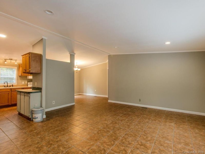 Property image 4 at 519 Primrose Drive, Asheville, NC 28806