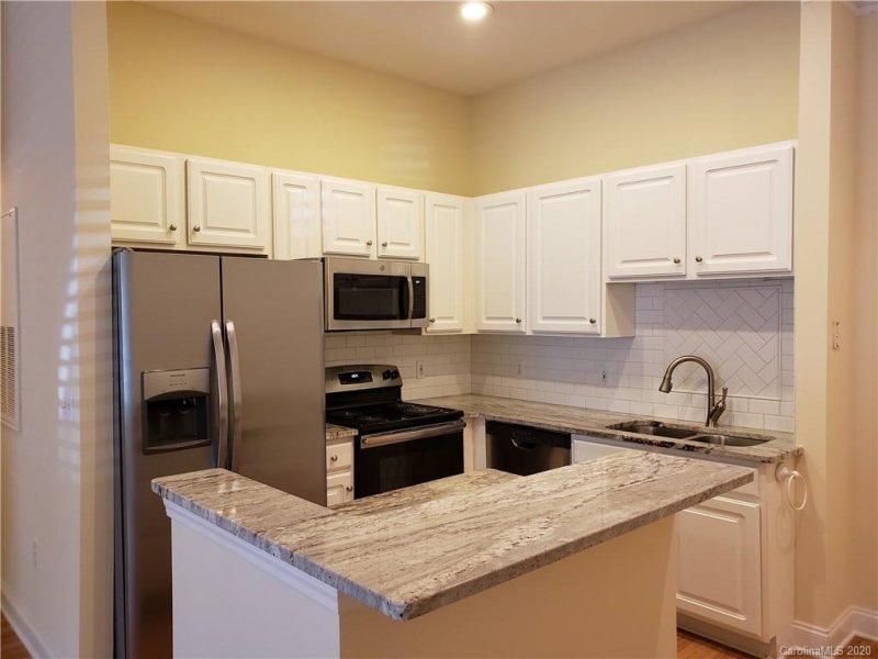 Property image 3 at 719 Garden District Drive, Charlotte, NC 28202