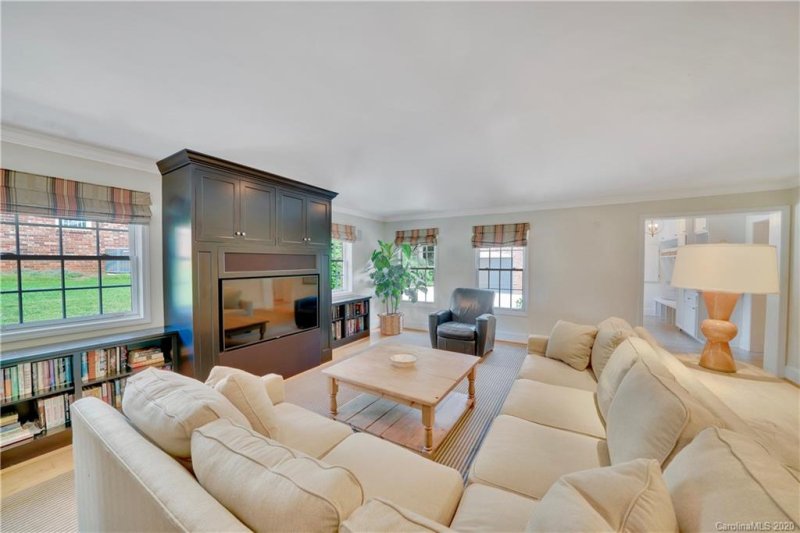 Property image 5 at 3900 Larkston Drive, Charlotte, NC 28226