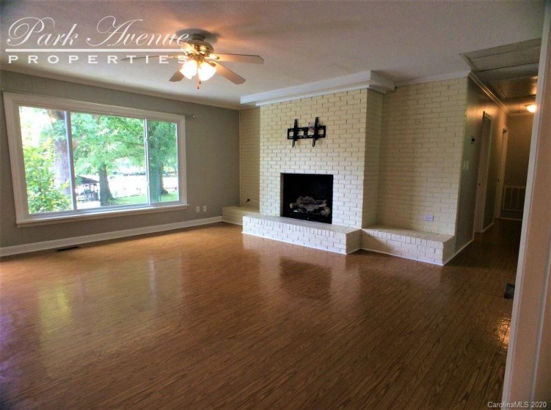 Property image 5 at 256 Lakeshore Drive, Mooresville, NC 28117