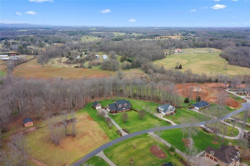 Property image 2 at 199 Cedar Lake Drive, Statesville, NC 28625