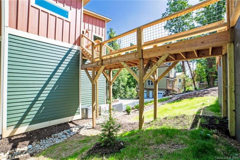 Property image 2 at 12 Crestwood Lane, Candler, NC 28715