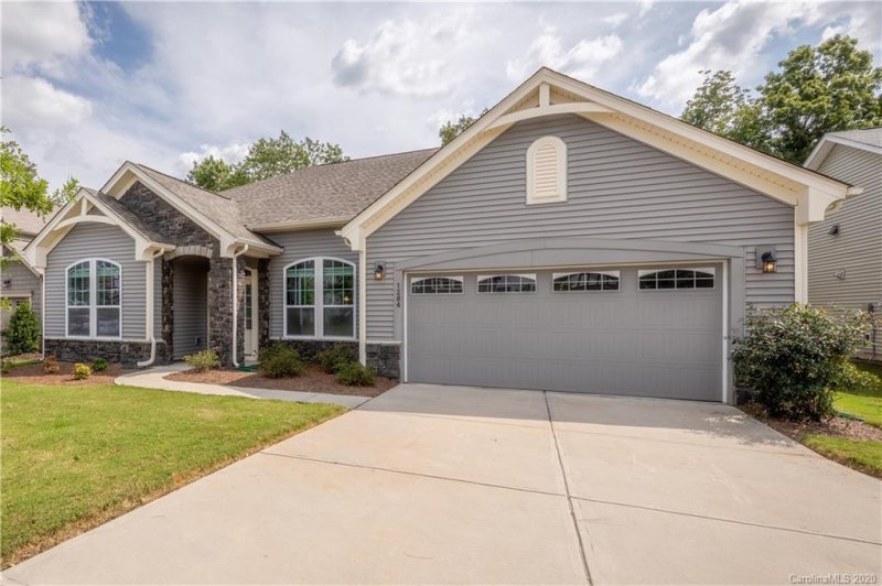 Property image 2 at 1284 Kings Grove Drive, York, SC 29745