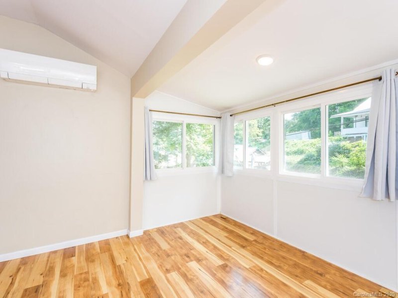 Property image 4 at 24 Rhododendron Drive, Asheville, NC 28805