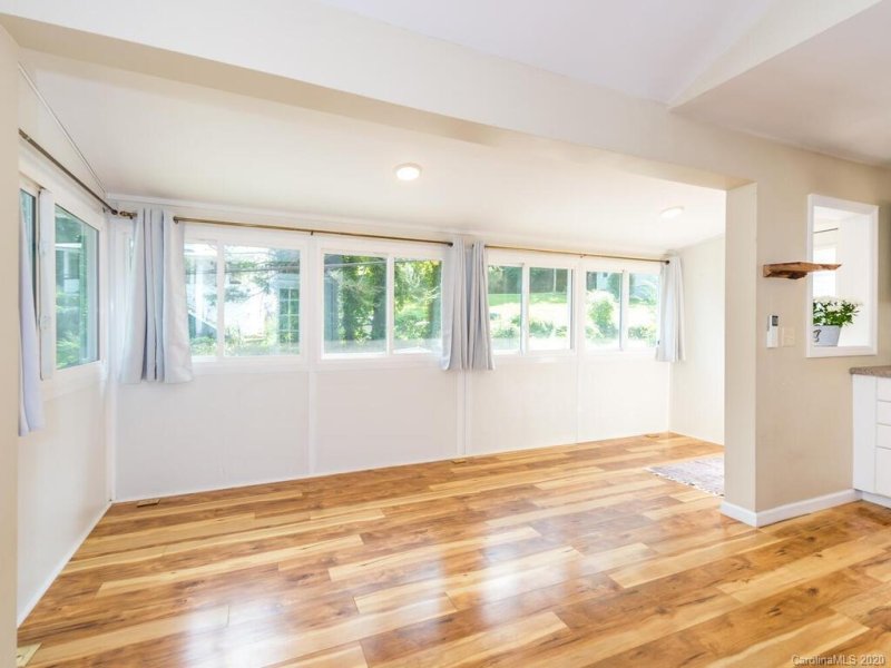 Property image 5 at 24 Rhododendron Drive, Asheville, NC 28805