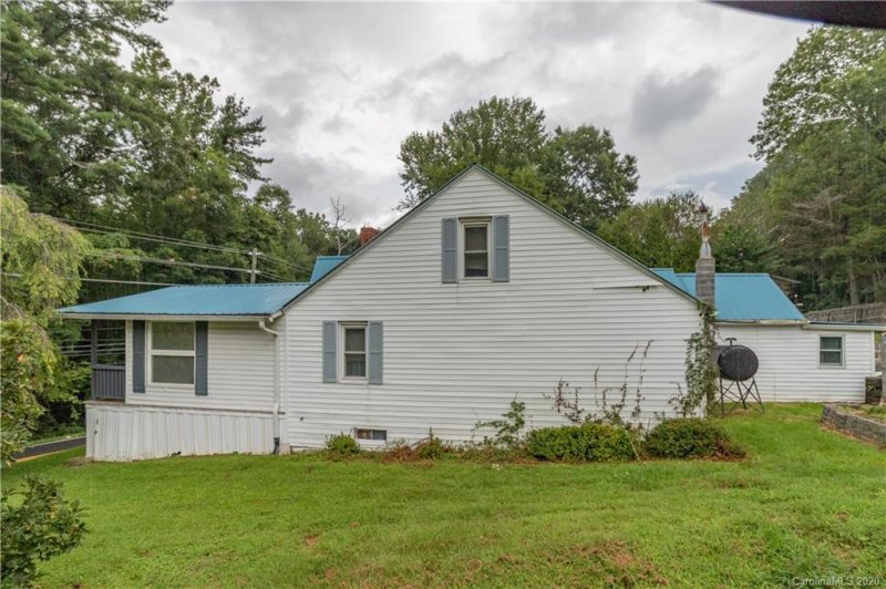 Property image 4 at 114 Laurel Avenue, Spruce Pine, NC 28777