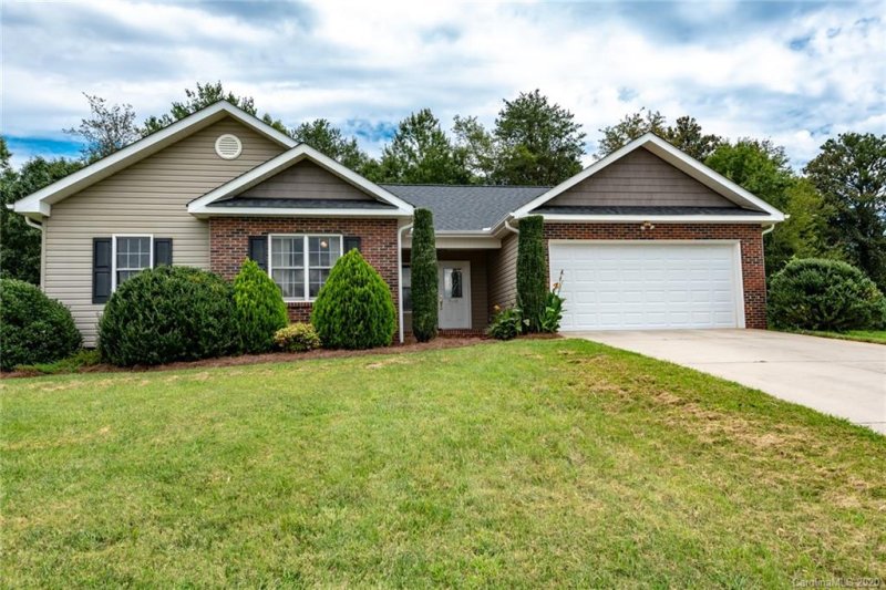 9011 Mccray Farms Drive