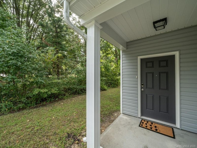 Property image 3 at 7816 Idlewild Road, Charlotte, NC 28212