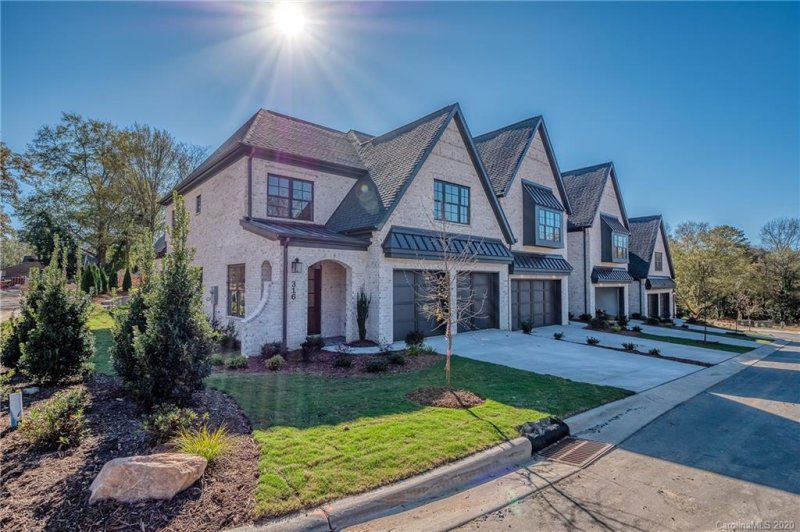 Property image 2 at 316 Audrey Place, Charlotte, NC 28226