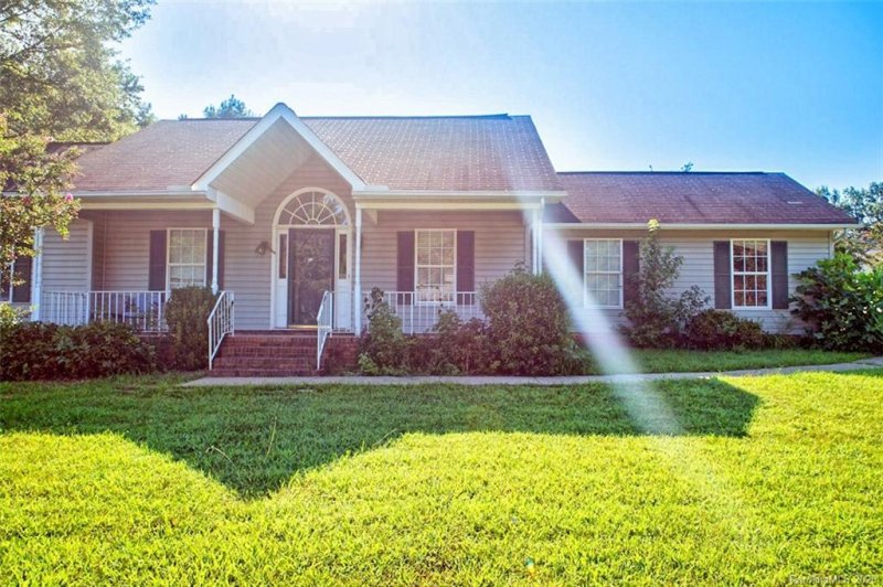 1303 Holly Knoll Lane