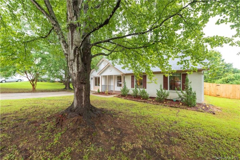 Property image 5 at 2922 Overlook Trail, Charlotte, NC 28212