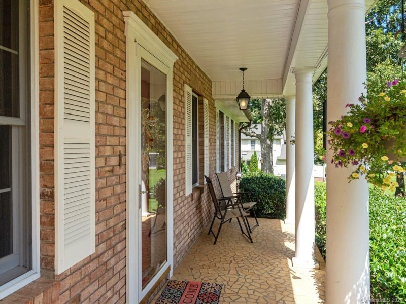 Property image 4 at 505 Crooked Creek Road, Hendersonville, NC 28739