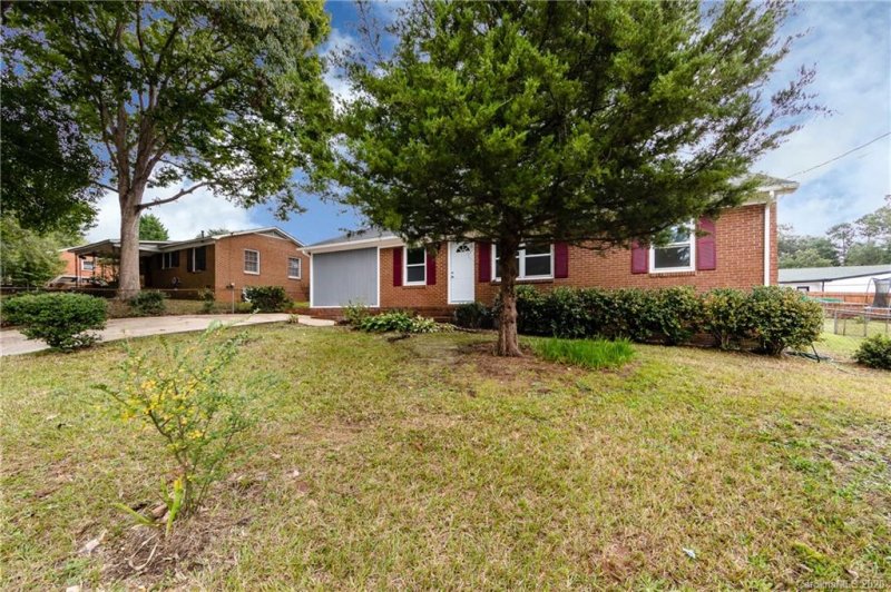 Property image 2 at 2318 Lyon Street, Gastonia, NC 28052