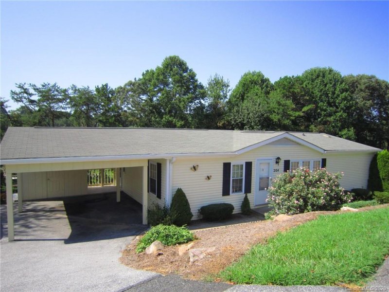 204 Cranbrook Circle