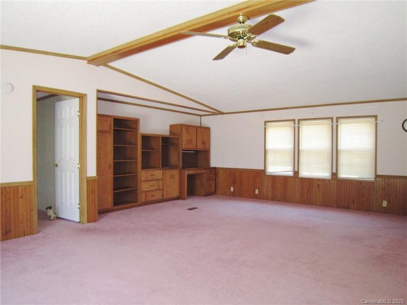 Property image 2 at 204 Cranbrook Circle, Hendersonville, NC 28792