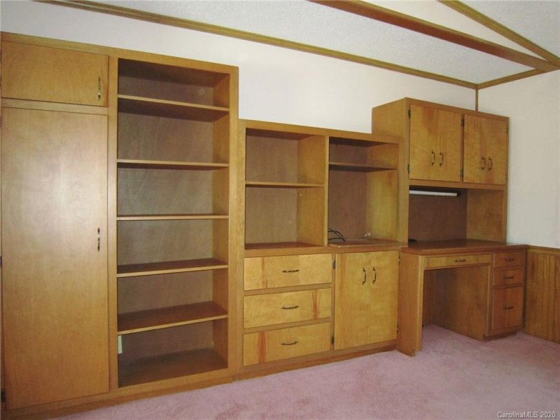 Property image 3 at 204 Cranbrook Circle, Hendersonville, NC 28792