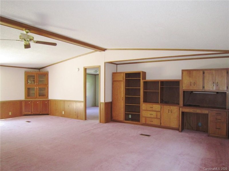 Property image 4 at 204 Cranbrook Circle, Hendersonville, NC 28792