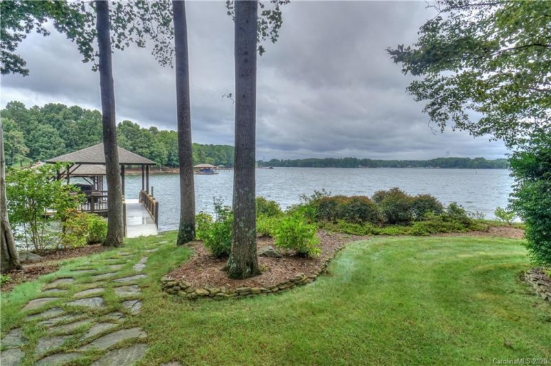 Property image 3 at 2420 Wellesbourne Lane, Sherrills Ford, NC 28673