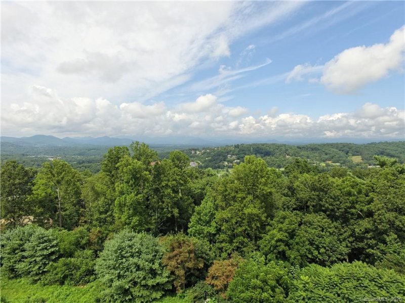 Property image 2 at 36 Points West Drive, Asheville, NC 28804