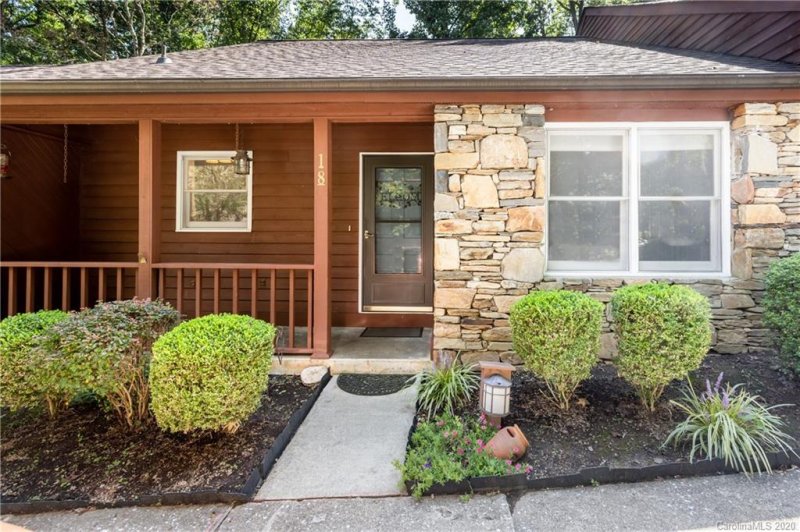 Property image 3 at 18 Pineoak Circle, Etowah, NC 28729